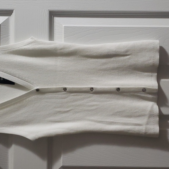NWT White House Black Market Button Front White Tank Size Small - Picture 6 of 10